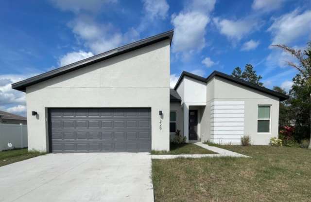 Stunning Newer 4-Bedroom Home – Cable & Internet Included in Poinciana! photos photos