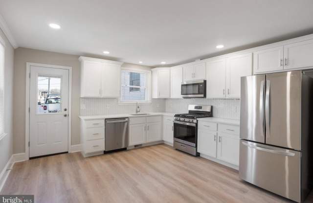 809 N PROVIDENCE RD photos photos