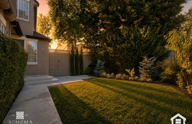 Gorgeous and Spacious 4BR/3BA Home in Petaluma Gallery 4
