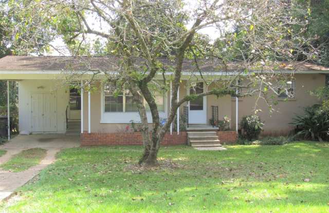 Why rent an apartment, when you can live in a house? Now Available for August 2024! - 2001 Crabapple Drive, Tallahassee, FL 32304