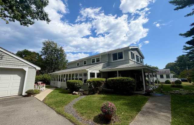 11 Oceanside Ave W Gallery 1
