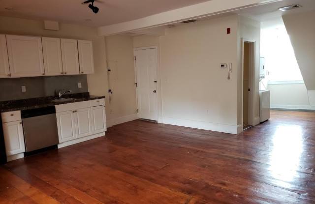 1209 SPRUCE ST ##4 Gallery 2