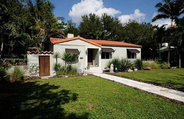 273 NW 92nd St photos photos