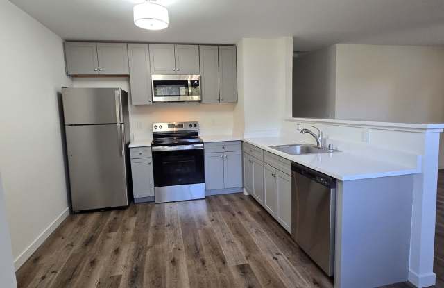 3 Bedroom 1 Bath in Lakewood Gallery 3