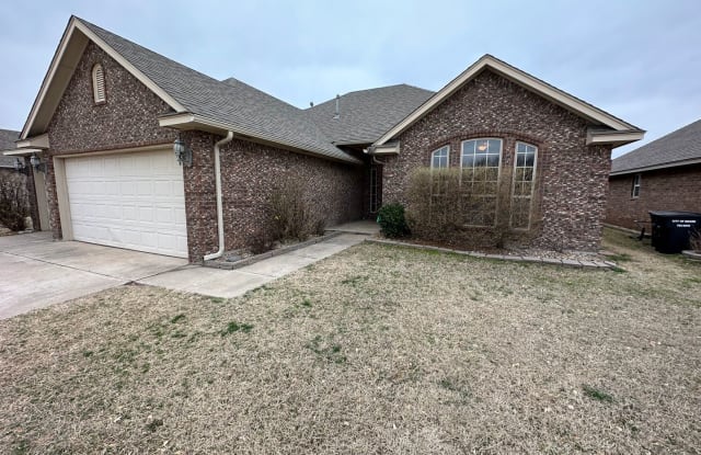 4313 Mackenzie Dr - 4313 Mackenzie Drive, Moore, OK 73160