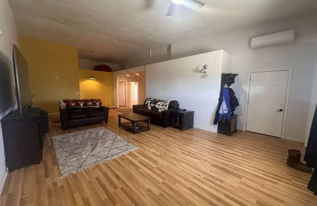 2 bedroom, 1 bathroom home Gallery 4