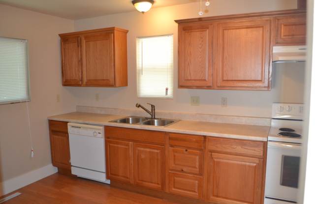 Nice 2 bedroom home for rent in Clay Center Gallery 4