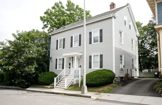 10 Ayrault Street - 10 Ayrault Street, Newport, RI 02840