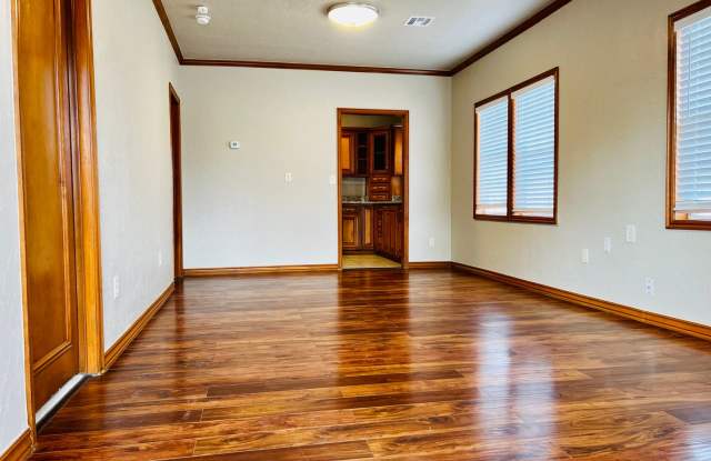 Charming 2BD 1BA Bungalow Home in El Reno!! photos photos