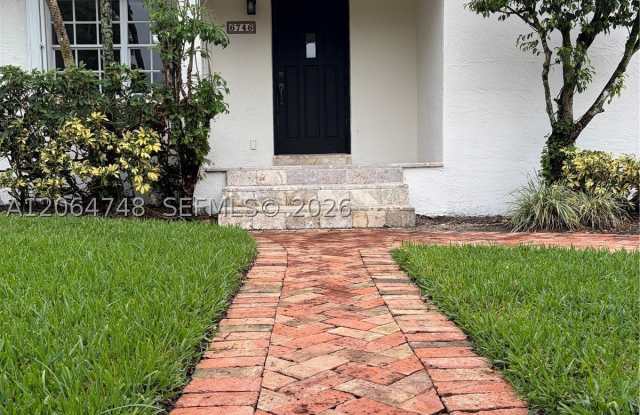 6746 SW 32nd Ter Gallery 2