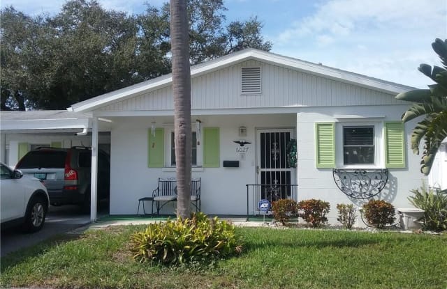 6027 ARLENE WAY - 6027 Arlene Way, Bayshore Gardens, FL 34207
