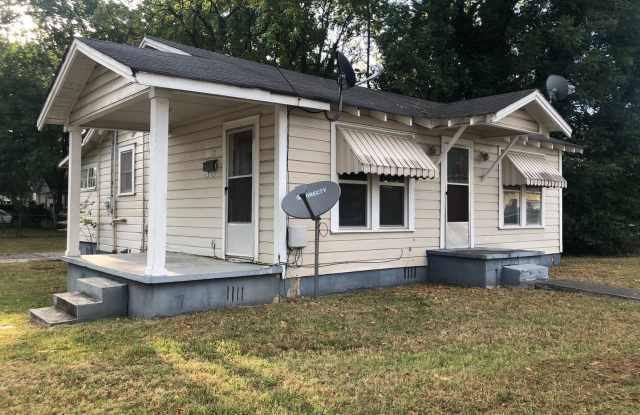 2 Bedroom 1 Bathroom- Wast Rome House - 511 Decatur Street, Rome, GA 30165 2 Bedroom 1 Bathroom- Wast Rome House - 511 Decatur Street, Rome, GA 30165