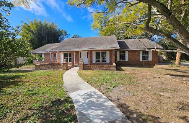 149 SPRING CHASE Circle Gallery 1