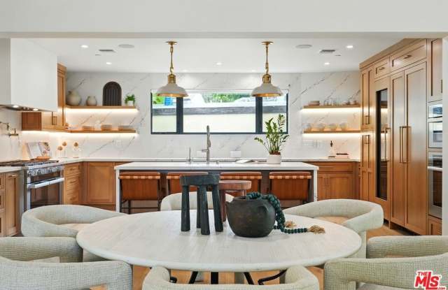 913 N Beverly Glen Blvd photos photos