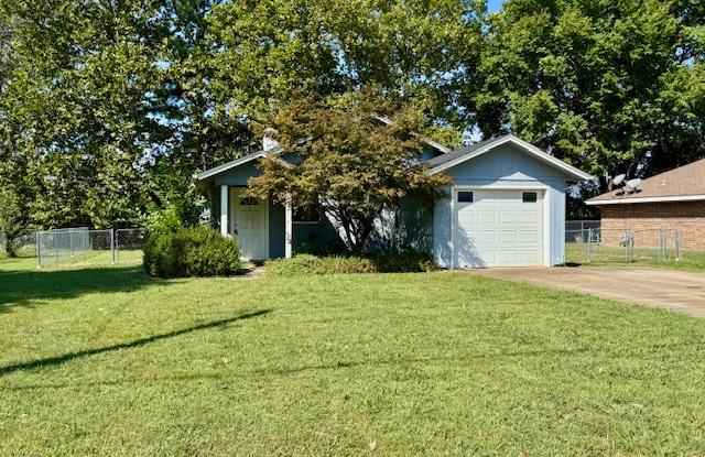 1612 SW D St - 1612 Southwest D Street, Bentonville, AR 72712