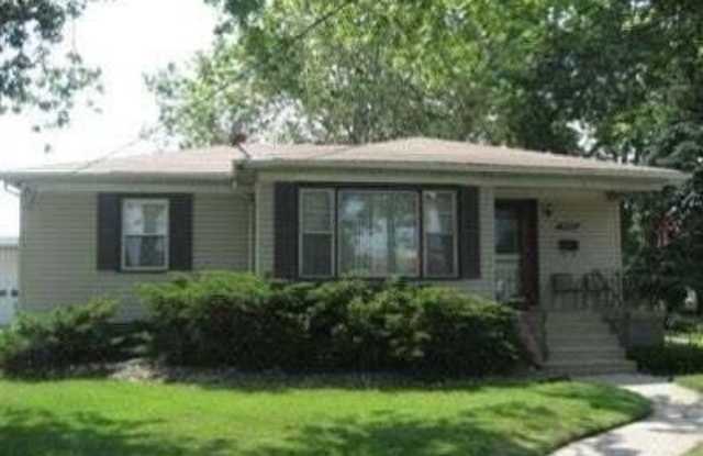 8750 Calumet Avenue photos photos