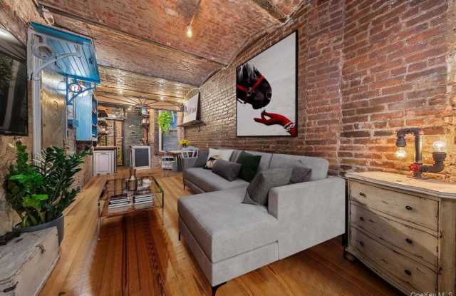 121 E 10TH Street unit: D photos photos