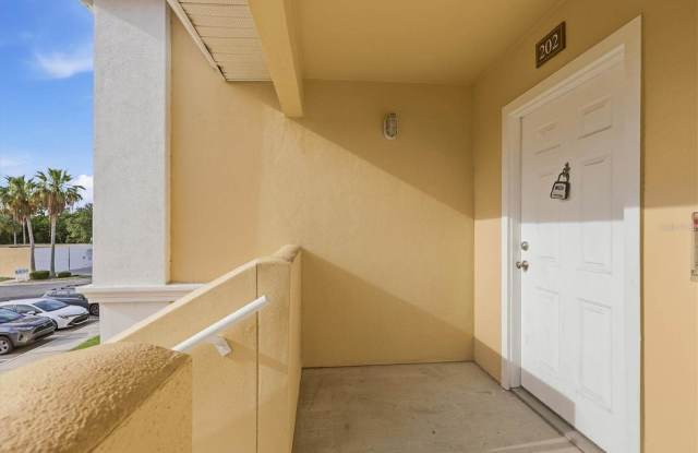 1015 Villagio Circle Gallery 3