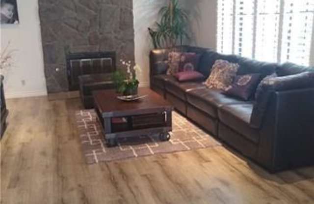 2540 Orangewood Place Gallery 3