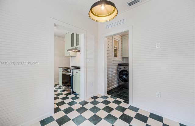 3826 Oak Avenue Gallery 4