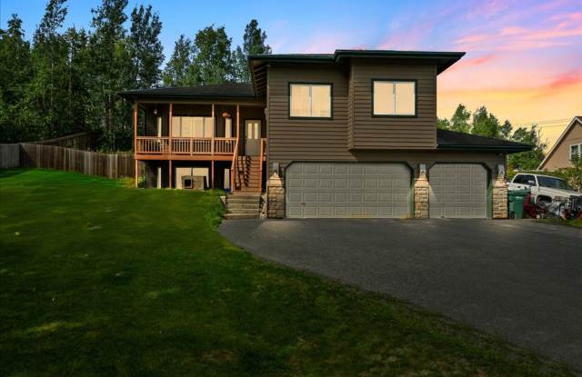 Great home for multi generational living, roommates or even assisted living! House on a hill in Victoria Estates with 6 spacious Bedrooms, 3 full bathrooms, 3 car garage and over 2500 square feet of living space!! Gallery 1