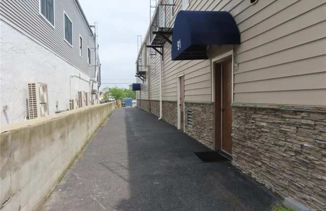 91 Deer Park, Apt #2 Avenue Gallery 1