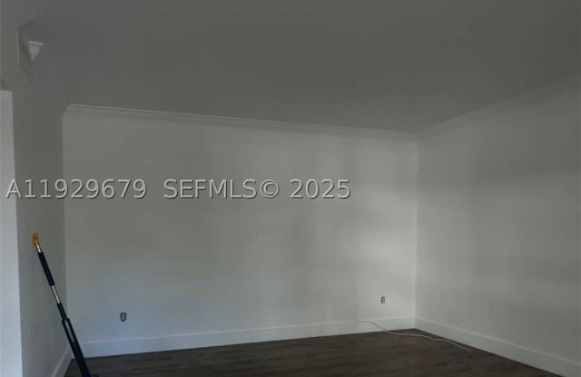 1895 Venice Park Dr Gallery 3
