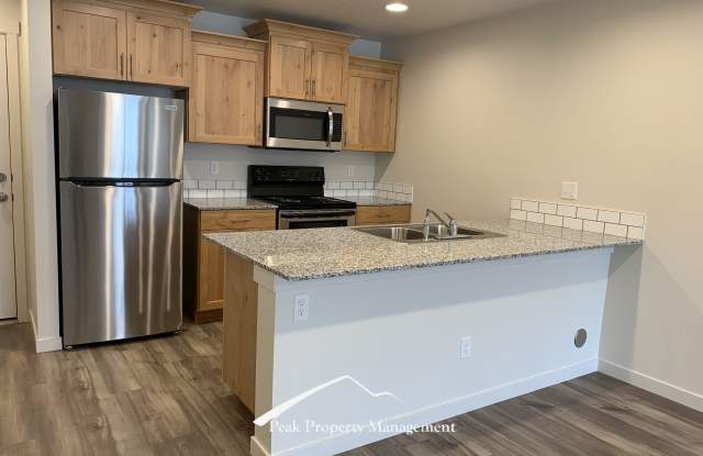 424 West Orchard Avenue - 2 Gallery 4