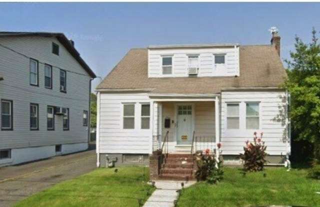 2561 Doris Ave Gallery 1