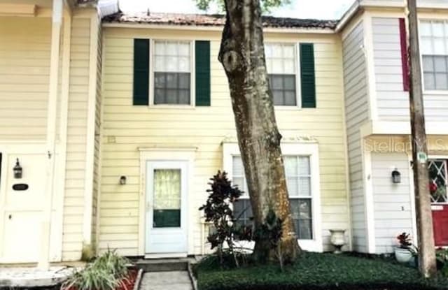 13974 FLETCHERS MILL DRIVE - 13974 Fletchers Mill Drive, Lake Magdalene, FL 33613