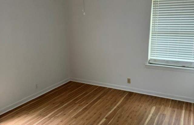 1402 Hillcrest Drive Gallery 2