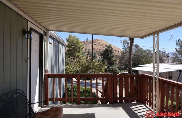 Charming 3-Bedroom, 2-Bath Home in Wofford Heights Gallery 4