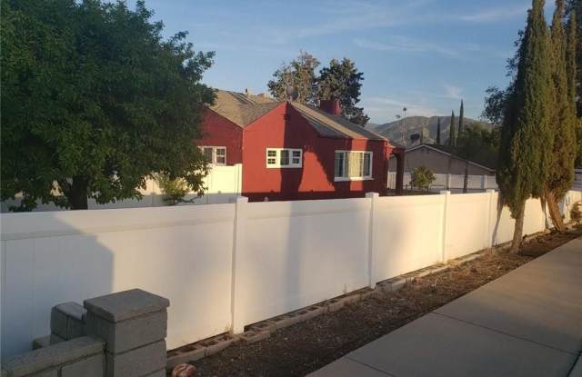 1450 N Hargrave photos photos