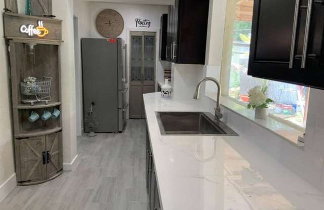 730 E Melrose Circle, Fort Lauderdale, FL 33312 photos photos