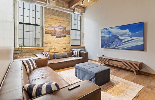 Fully Furnished Condo in Heart of Grand Rapids - 940 Monroe Avenue Northwest, Grand Rapids, MI 49503