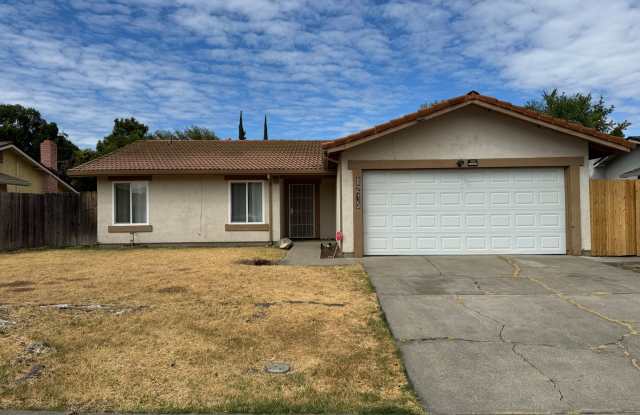 Three Bed, Two Bath Home in North Stockton Gallery 1