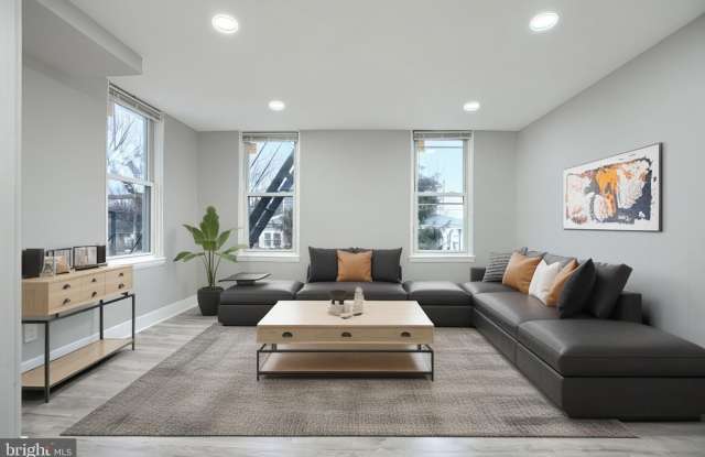 3807 FLEETWOOD Avenue Gallery 1