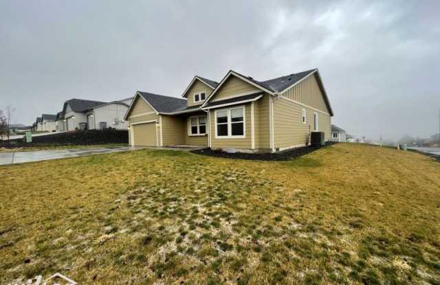 Upcoming 4-Bedroom Gem with Modern Charm and 2 Bath House for Rent! photos photos Upcoming 4-Bedroom Gem with Modern Charm and 2 Bath House for Rent! photos photos