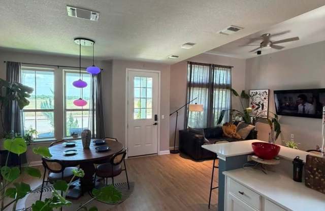Charming 3BR House in Austin Gallery 3
