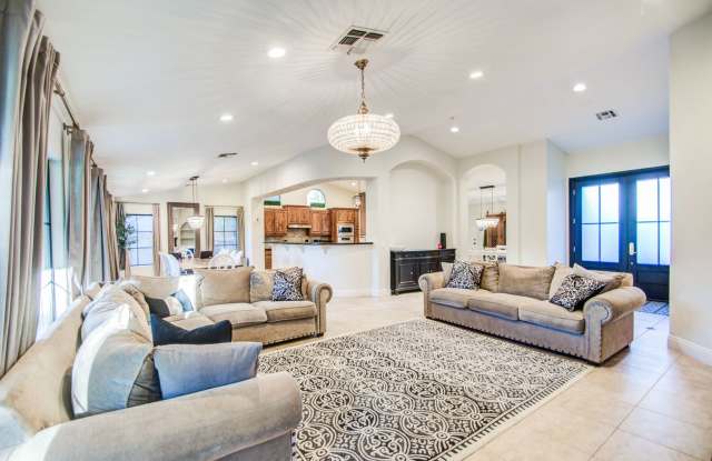 Spacious Mesa Gem with Pool for Rent! Gallery 1