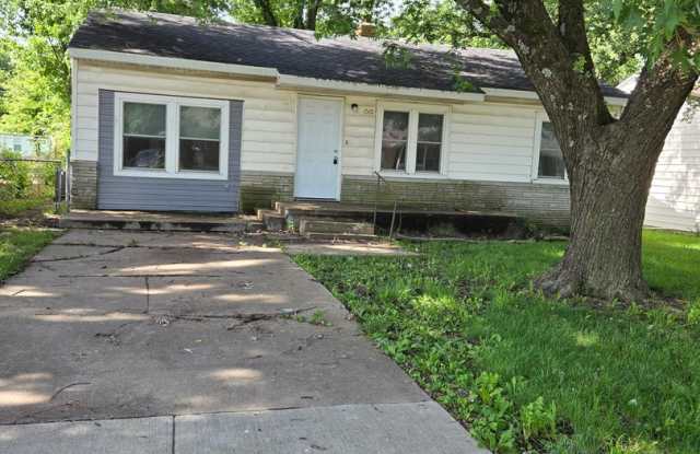 Spacious 4-Bedroom Home with Large Fenced Yard in a Quiet Neighborhood photos photos Spacious 4-Bedroom Home with Large Fenced Yard in a Quiet Neighborhood photos photos