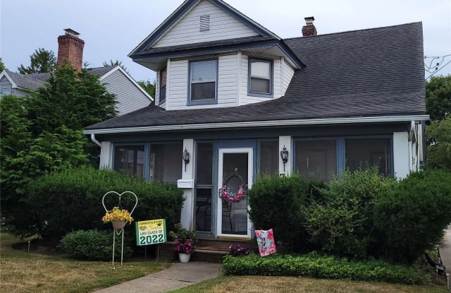 72 Sherman Street - 72 Sherman Street, Lynbrook, NY 11563