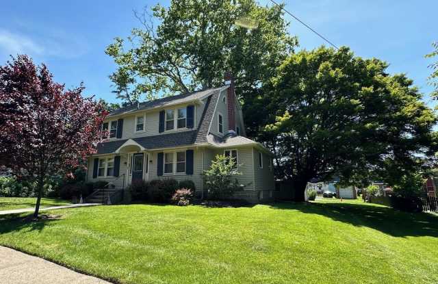 194 Shewell Ave photos photos
