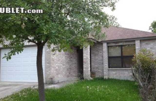 9763 Claudia Cir - 9763 Claudia Circle, San Antonio, TX 78251
