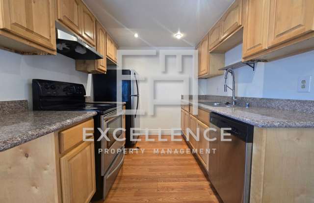 2/1.5 Condo in 4plex, Granite Counters, LVT, 1 Car Garage, Community Pool and Laundry photos photos