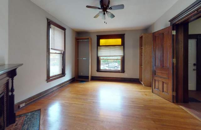 Dinkytown 6-Bedroom House Gallery 1
