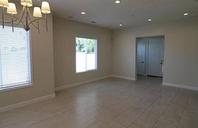15741 Ryon Avenue Gallery 4