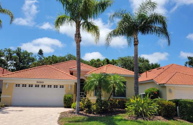 Annual UNfurnished Beautifully renovated 3/2 SFH in Palmer Ranch! photos photos