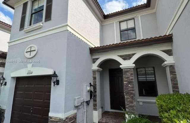 11668 NW 88th Ln - 11668 Northwest 88th Lane, Doral, FL 33178