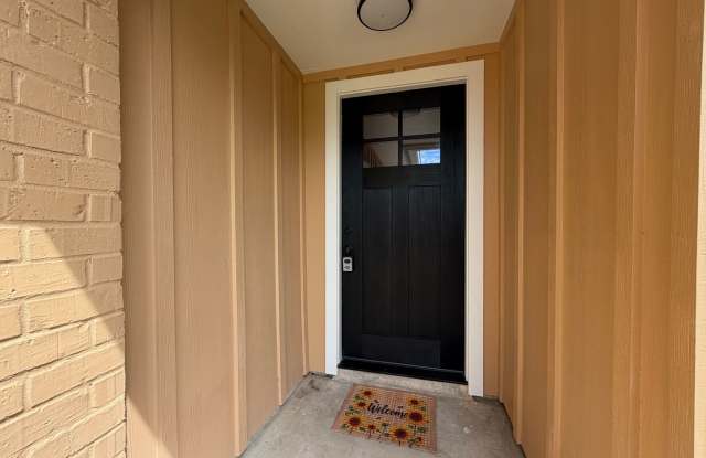 FOUR BEDROOM IN FLOUR BLUFF Gallery 3